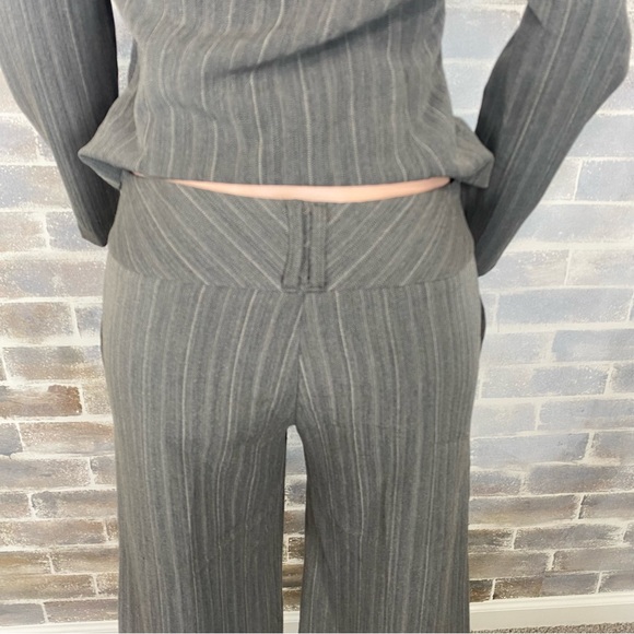 2 Piece Suit Single Breasted Blazer with Culottes Grey Pinstripe Size 9 - Picture 7 of 16